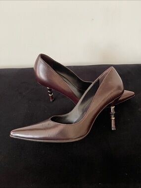 Gucci. Dark Brown.  Pointed Leather Pumps